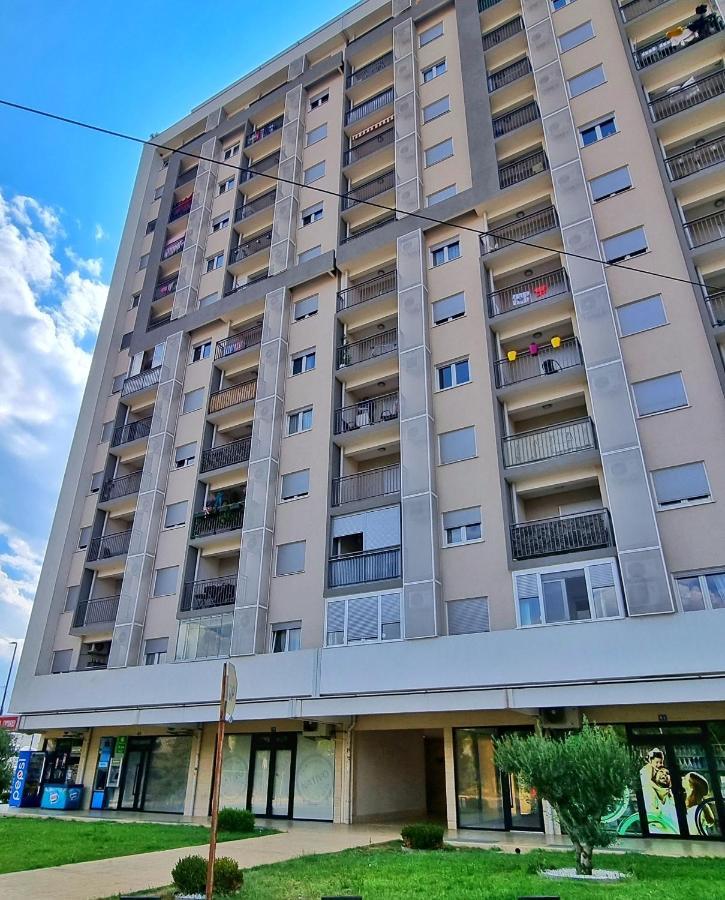 Riverside Apartment Подгориця Екстер'єр фото
